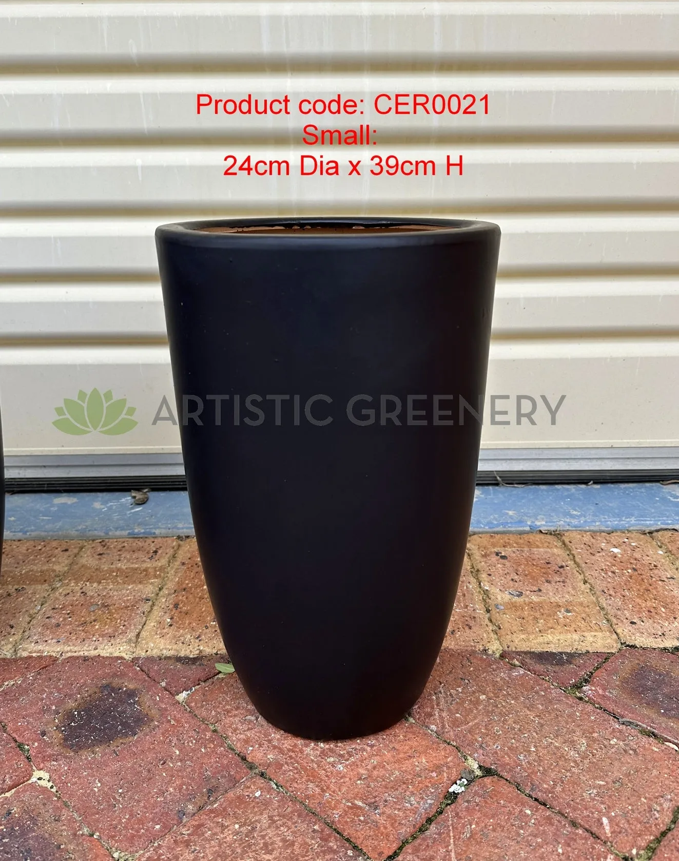Black Curved Planter Matt Finish - Round (Ceramic) CER0021