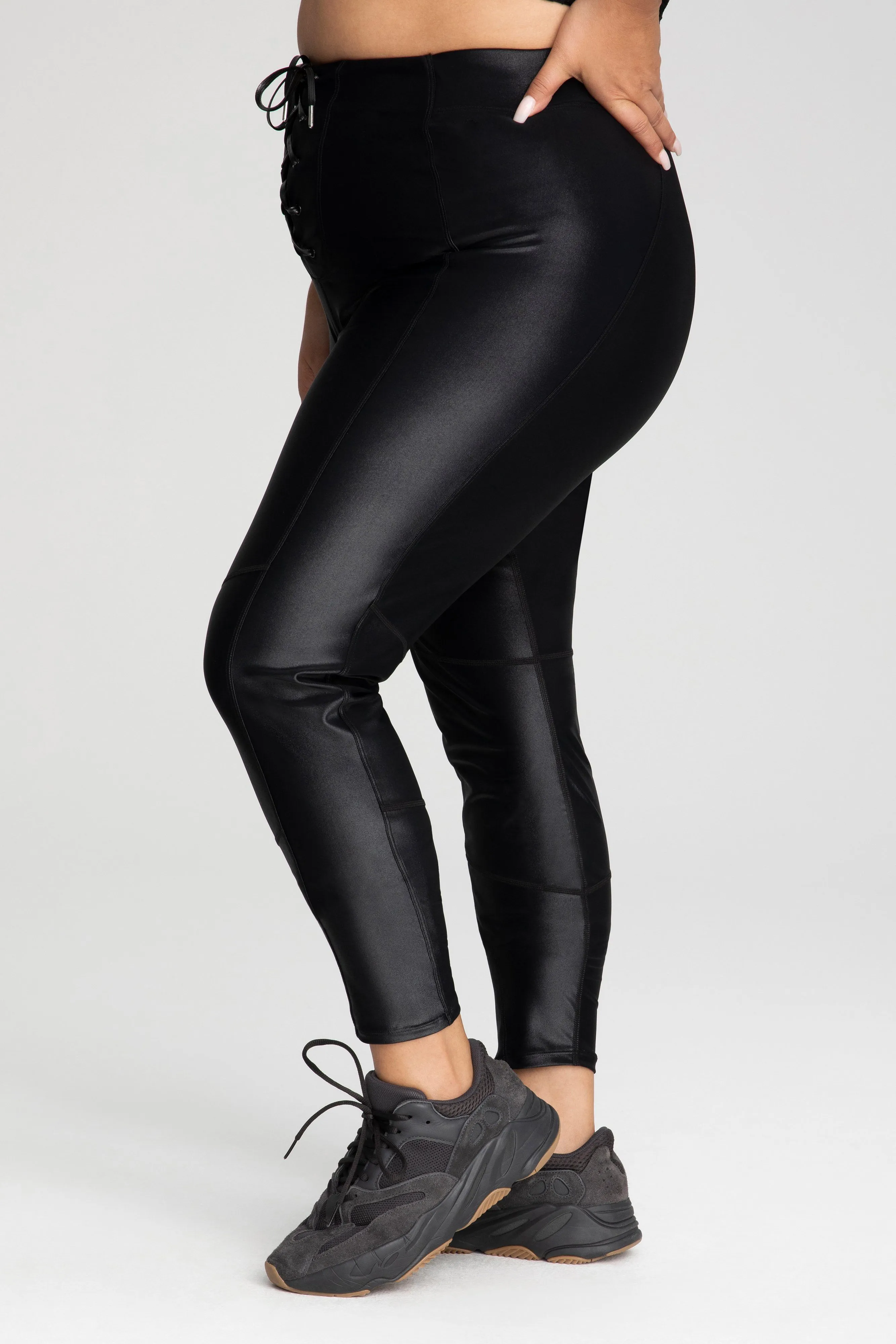 BOMBSHELL LEGGING | BLACK001