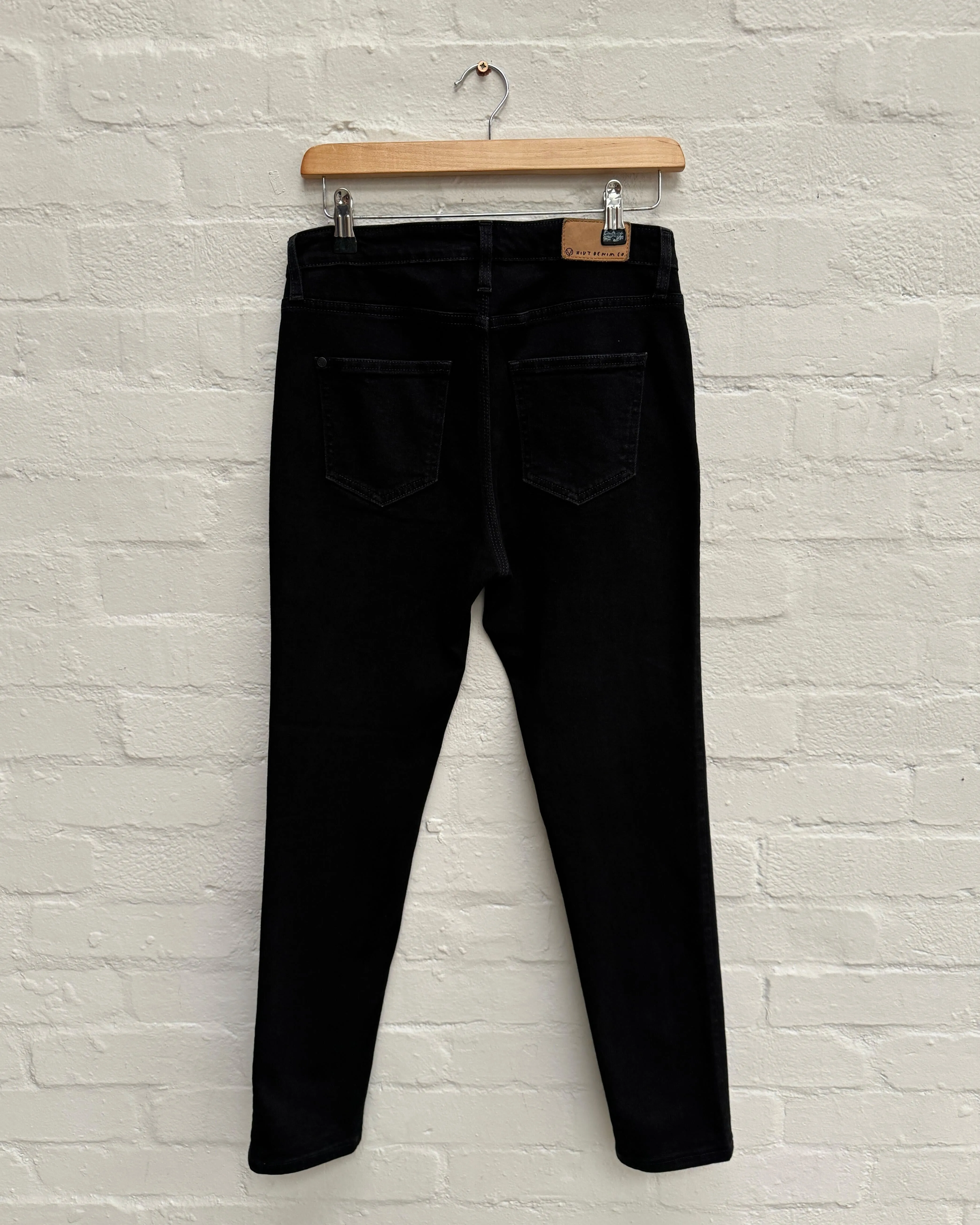 DJB0078 - Dina - W28 L27